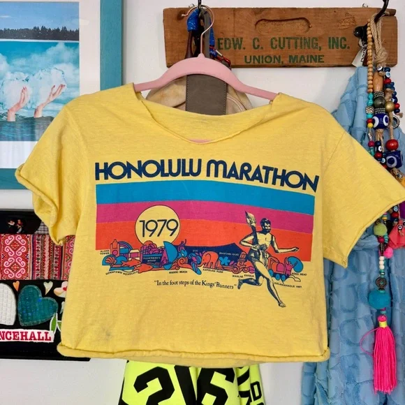 Yellow Honolulu Marathon 1979 Graphic Tee - Picture 1 of 4